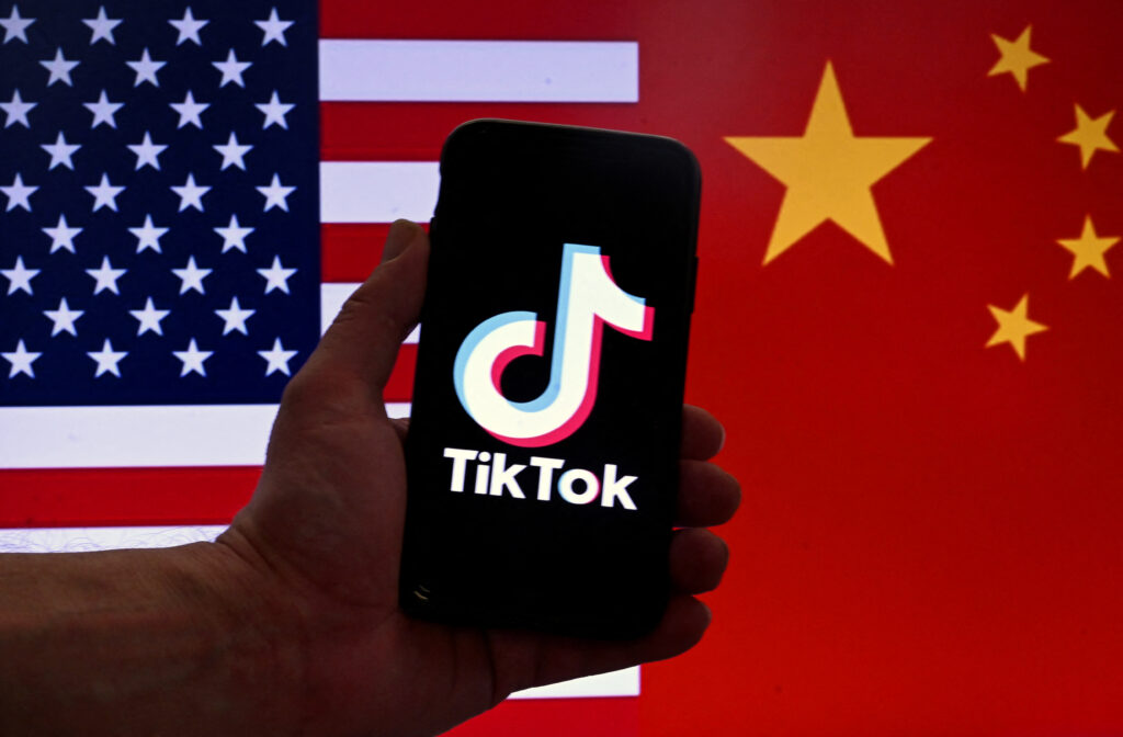 TikTok: Διακυβεύεται το μέλλον της δημοφιλούς εφαρμογής στις ΗΠΑ