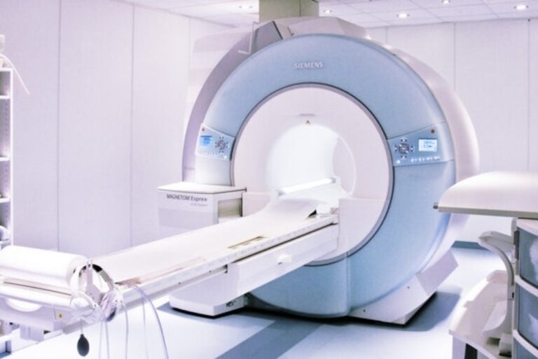 Υπερσύγχρονα ακτινοδιαγνωστικά μηχανήματα σε πανεπιστημιακά νοσοκομεία