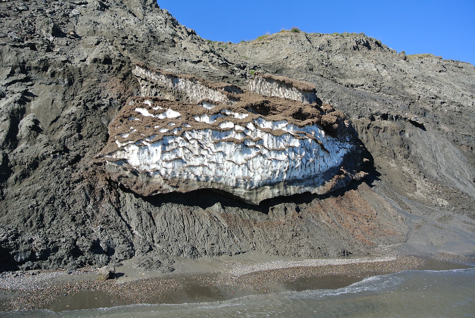 1613px-Permafrost_in_Herschel_Island_015