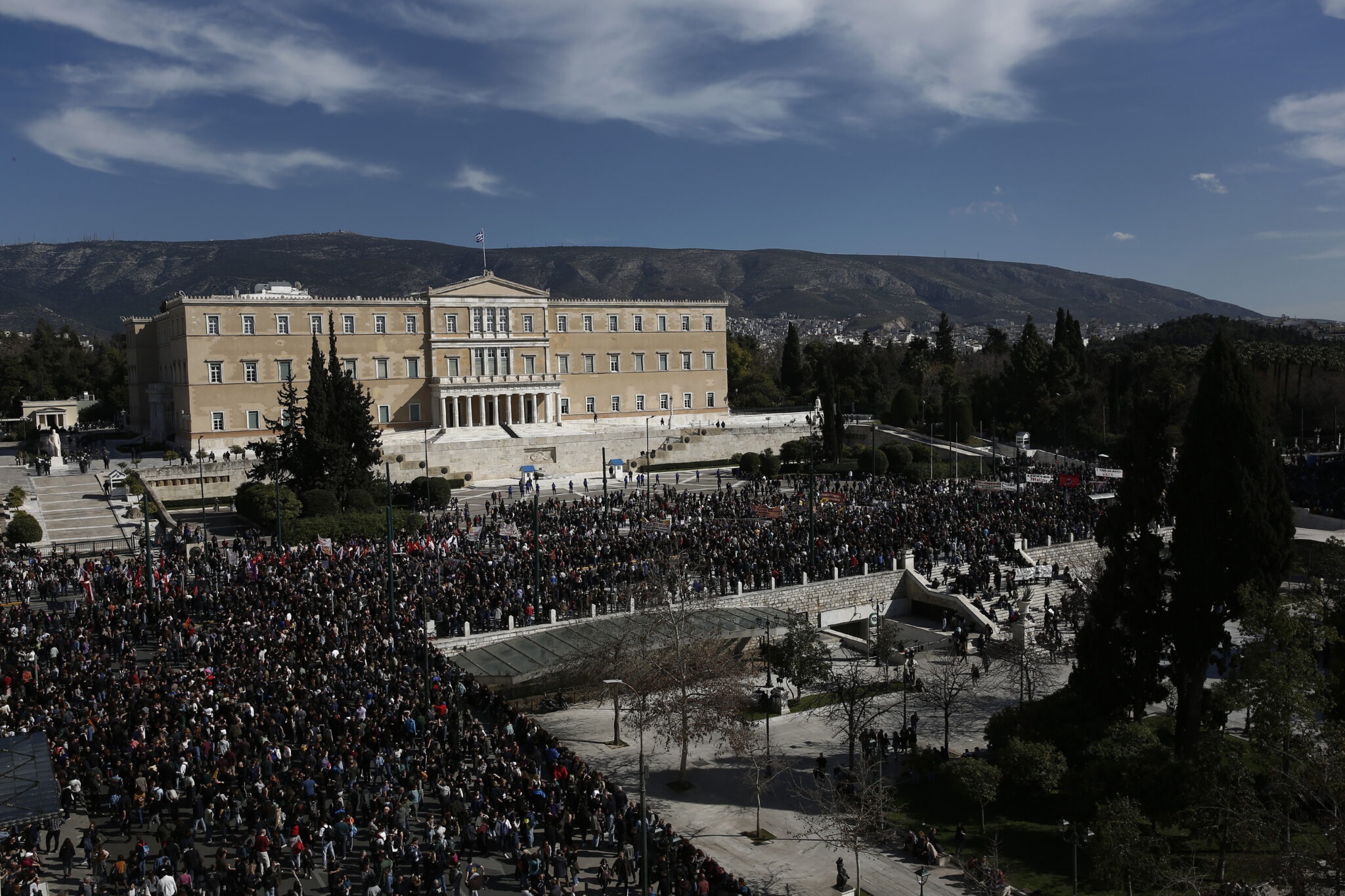 ΑΘΗΝΑ 24ΩΡΗ ΠΑΝΕΛΛΑΔΙΚΗ ΑΠΕΡΓΙΑ ΓΙΑ ΤΟ ΣΙΔΗΡΟΔΡΟΜΙΚΟ ΔΥΣΤΥΧΗΜΑ ΣΤΑ ΤΕΜΠΗ