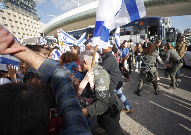 «Καζάνι που βράζει» το Ισραήλ – Εκκλήσεις αποφυγής της βίας (video)