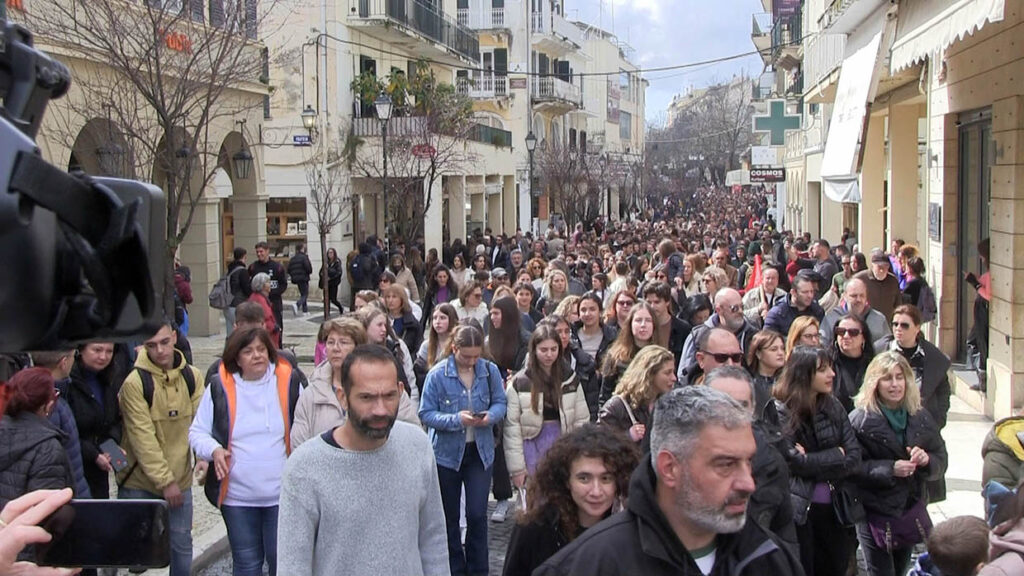 Πολύ μεγάλη η πορεία για την τραγωδία των Τεμπών στην Κέρκυρα