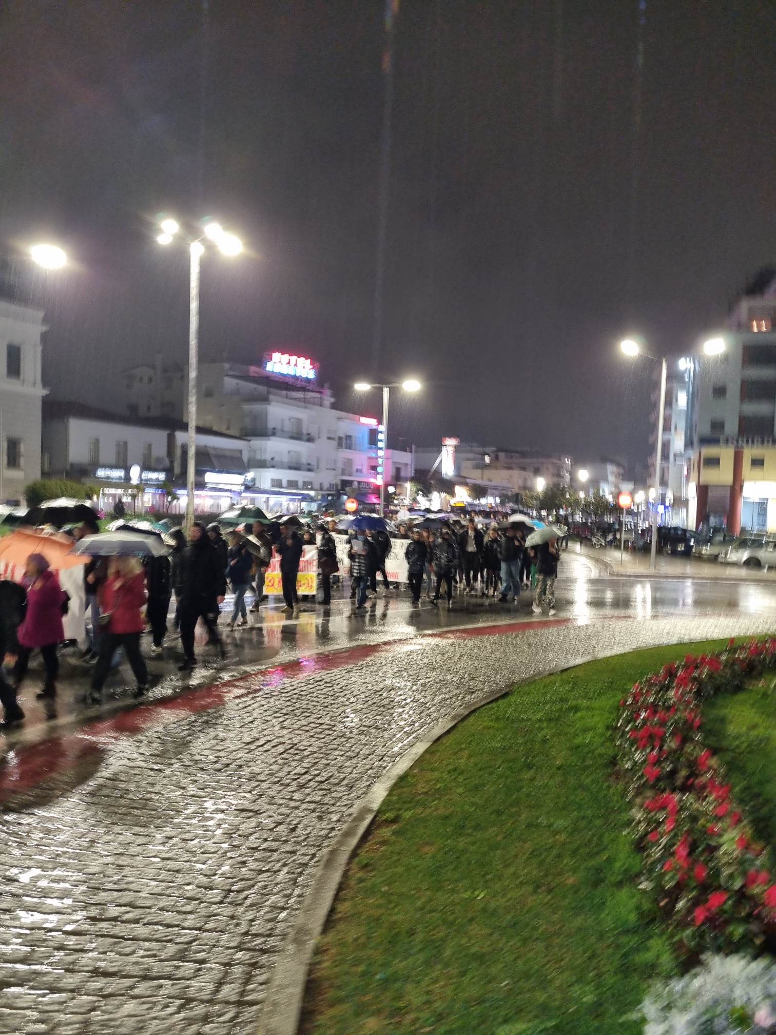 Θλίψη, οργή και ένα βαρύ κατηγορώ από φοιτητές, πανεπιστημιακούς, ΑΔΕΔΥ, συλλογικότητες
