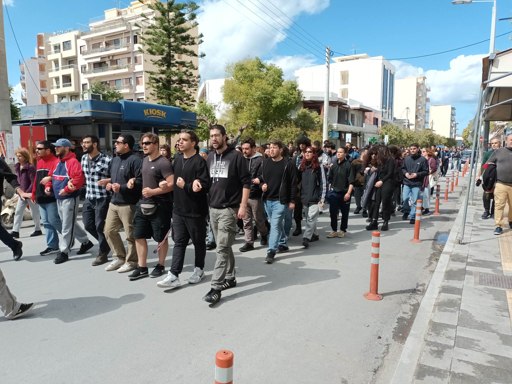 Χανιά: Συγκέντρωση διαμαρτυρίας για τον άδικο θάνατο δεκάδων ανθρώπων στα Τέμπη