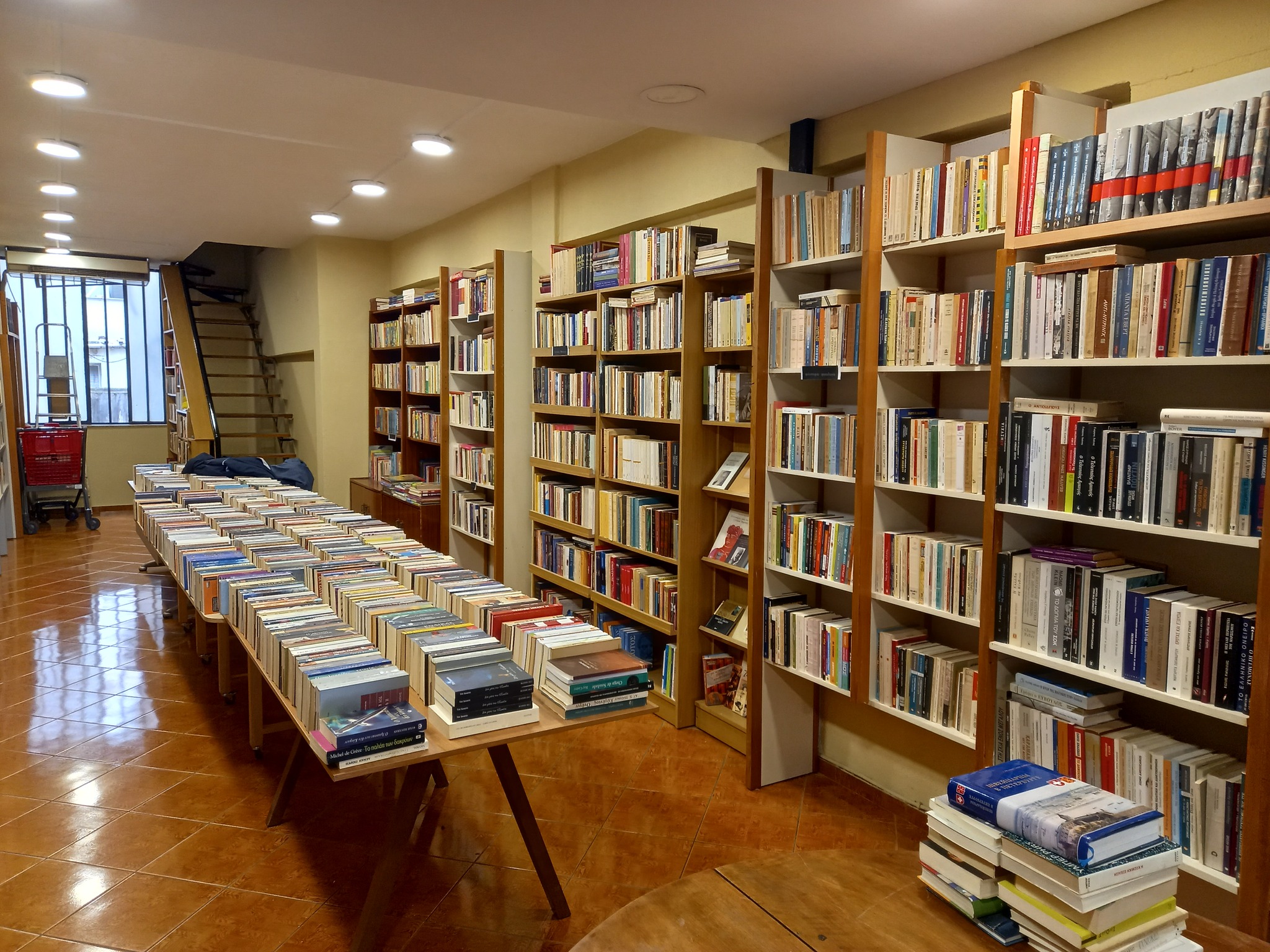 Το Παλαιοβιβλιοπωλείο των Αστέγων ανοίγει στο Παγκράτι