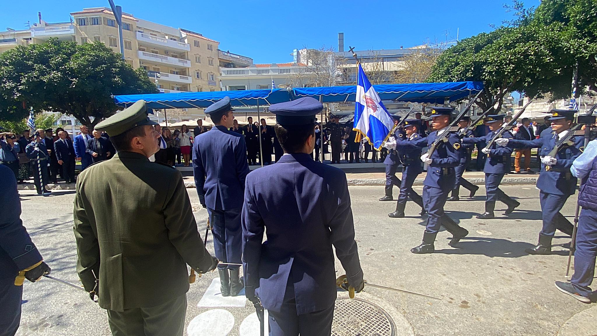 Καλαμάτα: Χιλιάδες κόσμου στην παρέλαση της 25ης Μαρτίου (φωτογραφίες)