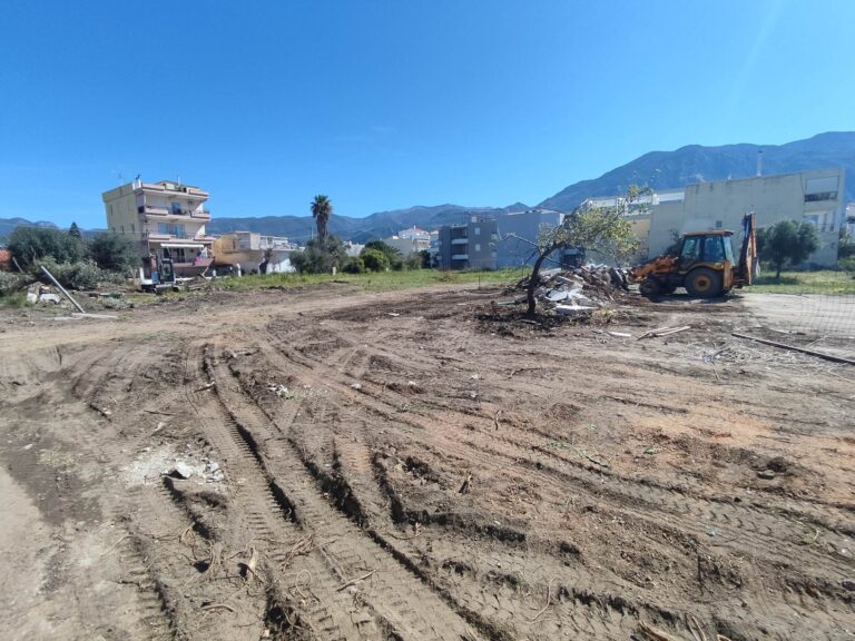 Καλαμάτα: Ξεκίνησε η διαμόρφωση δημοτικών χώρων στην παραλία, στην περιοχή του Ι.Ν. Αναστάσεως
