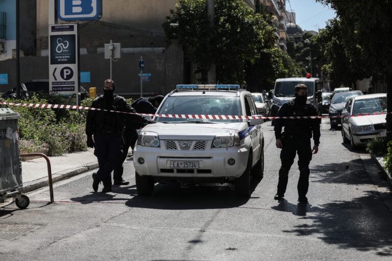 Σύλληψη 38χρονου στην Πάτρα: Βρέθηκε στο κινητό του χειρόγραφη προκήρυξη για την επίθεση σε τράπεζα στα Πετράλωνα