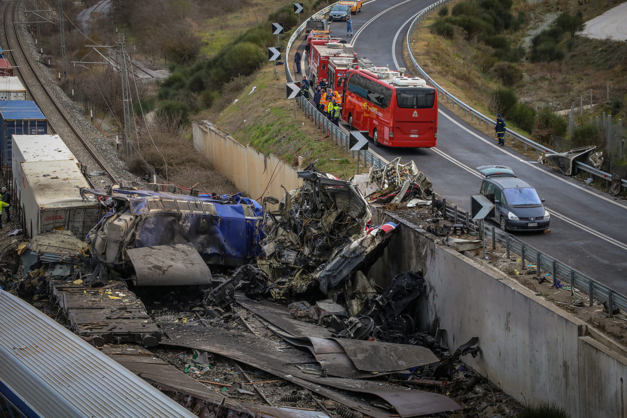 Τέμπη: Βίντεο και ηχητικά ντοκουμέντα αποτυπώνουν την τραγωδία – Οι μοιραίες κλήσεις του μηχανοδηγού