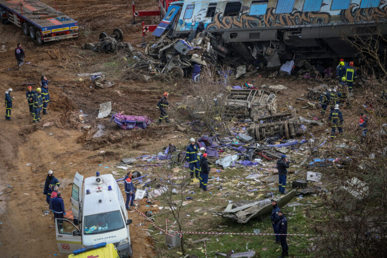 Σιδηροδρομικό δυστύχημα στα Τέμπη: Από την Τουρκία μέχρι την Ισπανία, διεθνή ΜΜΕ «πενθούν» για την ελληνική τραγωδία
