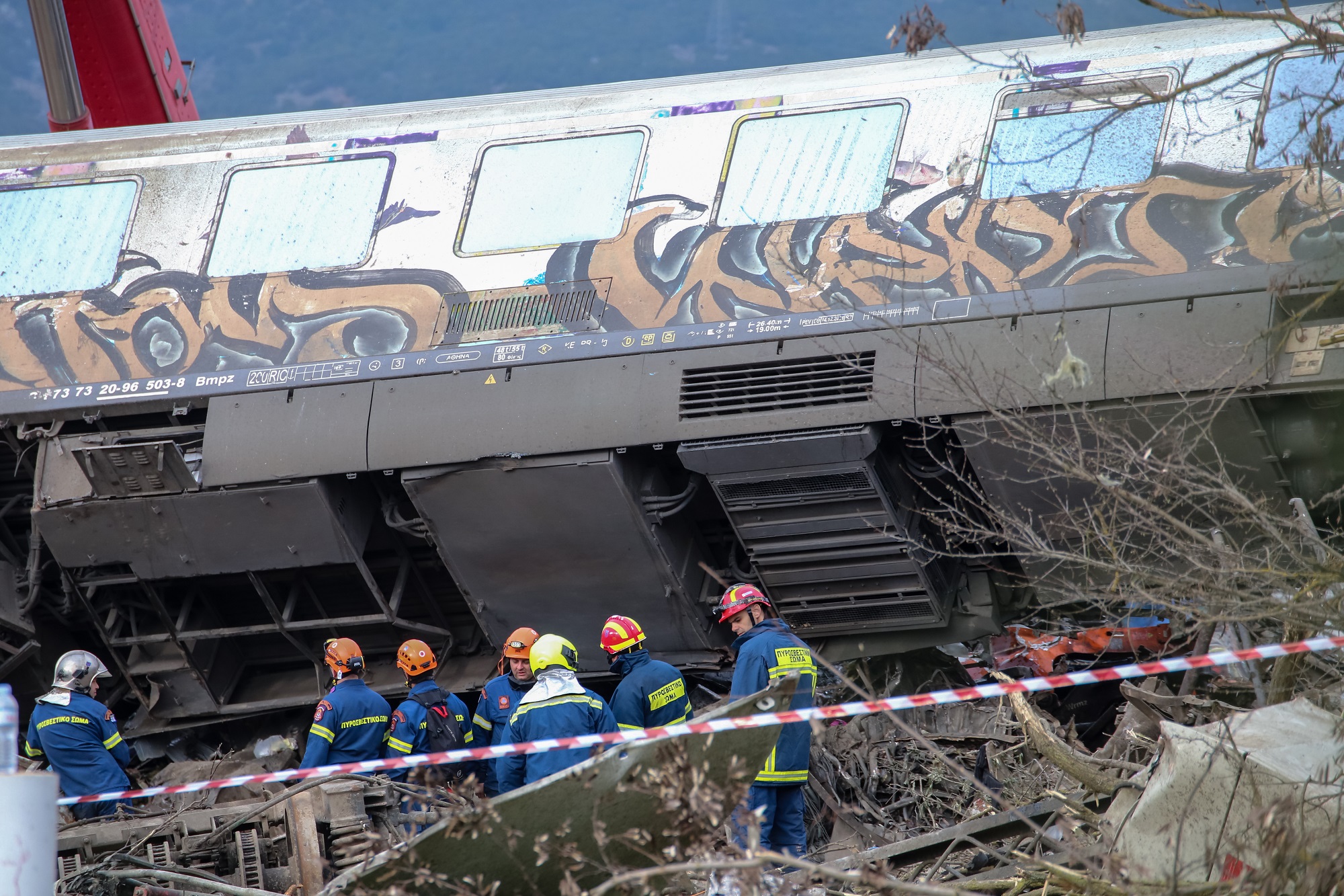 Live – Σύγκρουση τρένων Τέμπη: Στο πένθος η χώρα, μετρά δεκάδες νεκρούς