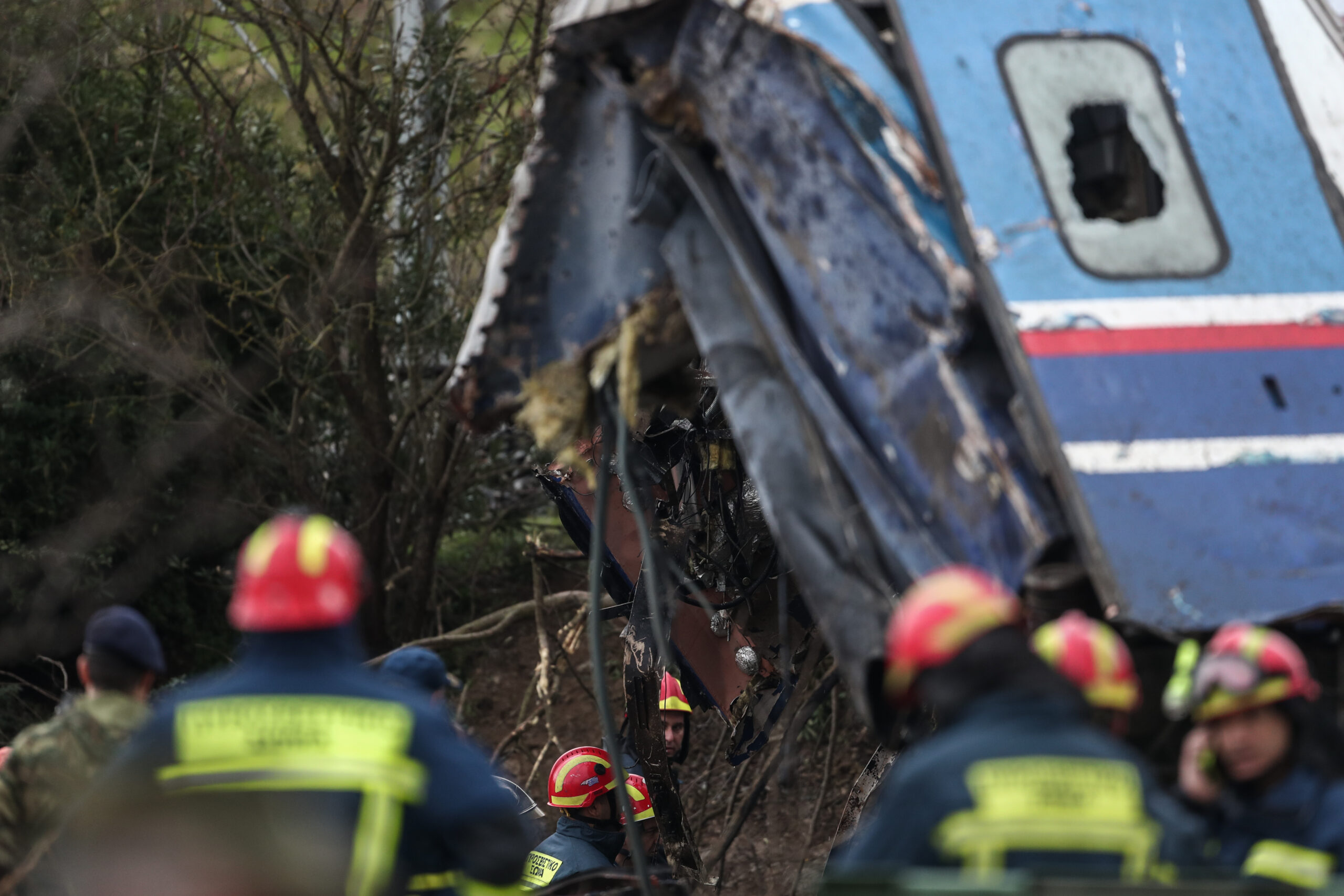 Σύγκρουση τρένων στα Τέμπη: Τουλάχιστον 46 οι νεκροί – Εφιάλτης στο βαγόνι του εστιατορίου