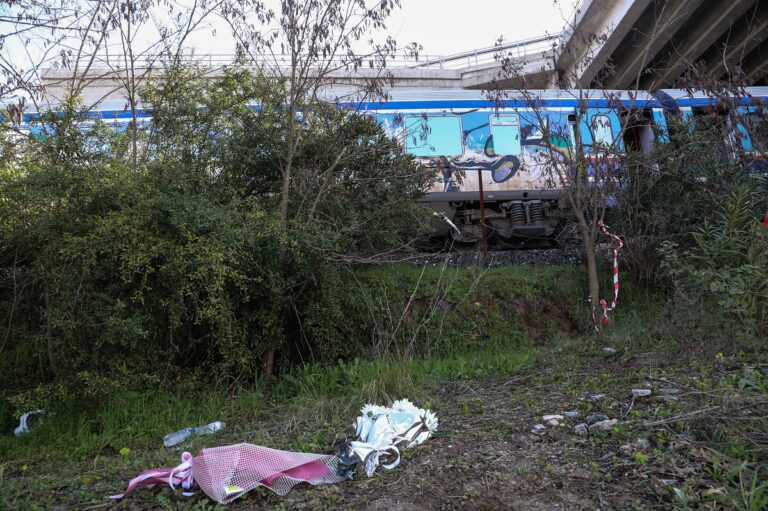 Σύγκρουση τρένων στα Τέμπη: Το μακάβριο έργο της περισυλλογής σχεδόν τέλειωσε – Ενδεχόμενο να ανέλθει σε 58 νεκρούς ο απολογισμός