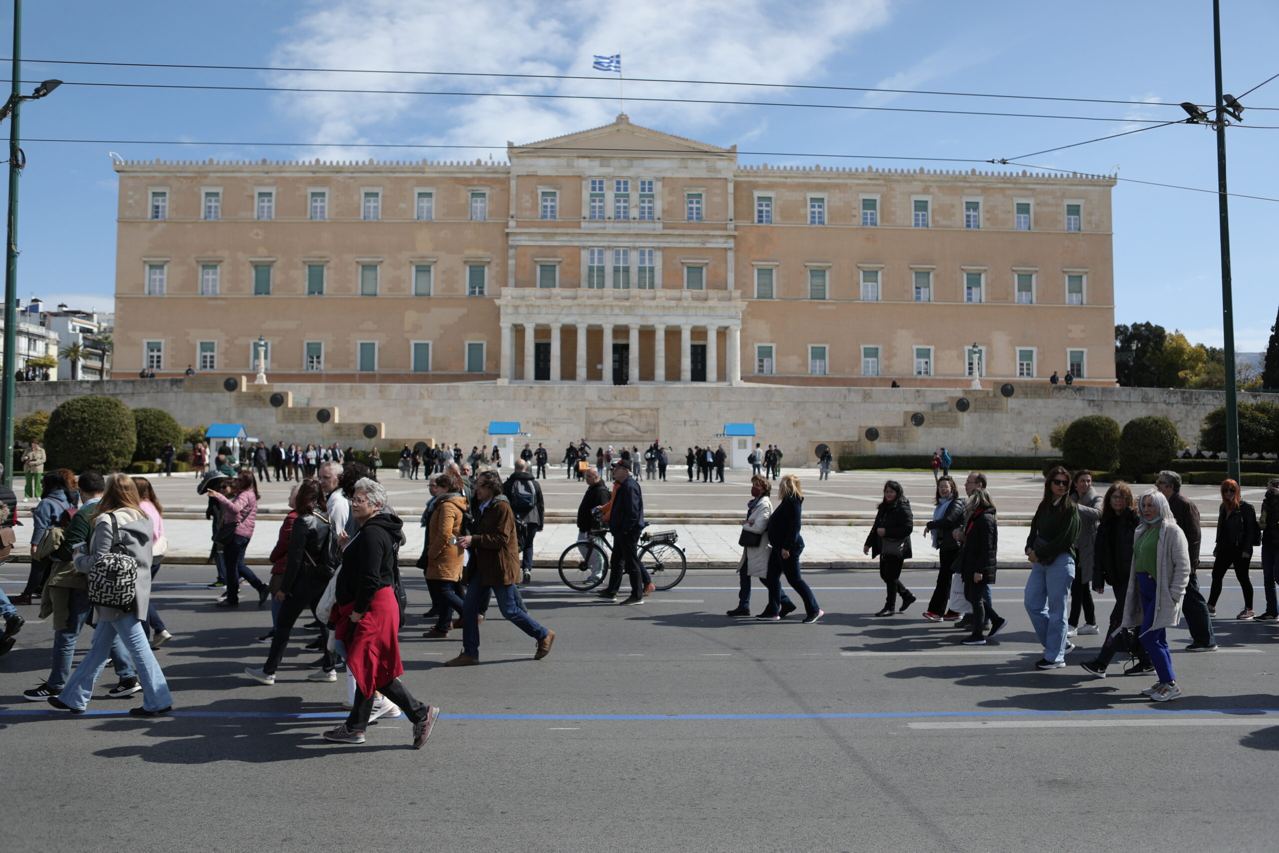 Απεργίες την Τετάρτη 8/3: «Παραλύει» το κέντρο της Αθήνας – Πώς θα κινηθούν Μετρό, τραμ, ΗΣΑΠ, ποιοι άλλοι συμμετέχουν