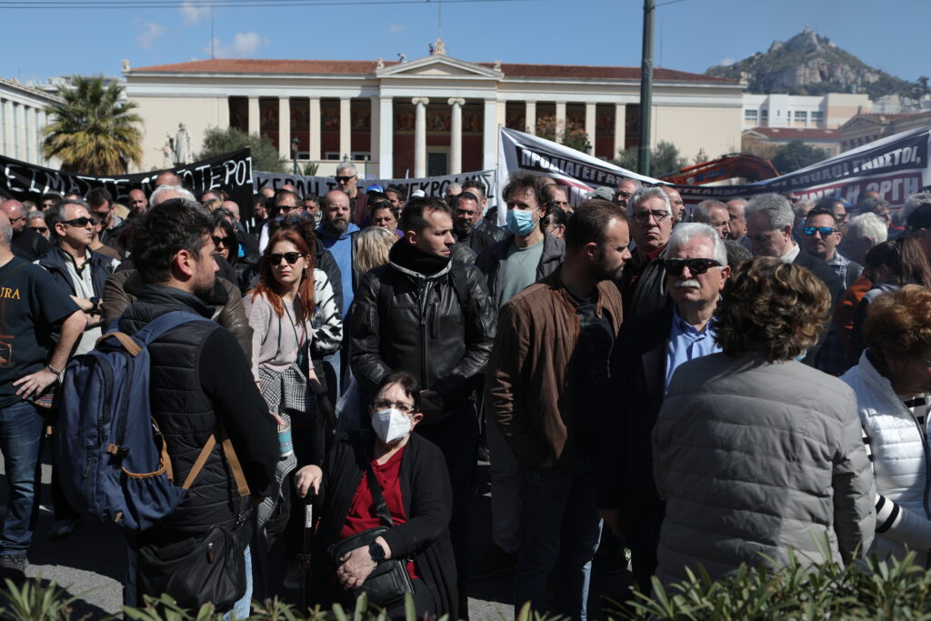 Μαζική συμμετοχή και συνθήματα οργής στα συλλαλητήρια για τα Τέμπη – «Δεν ξεχνάμε, Ποτέ ξανά»