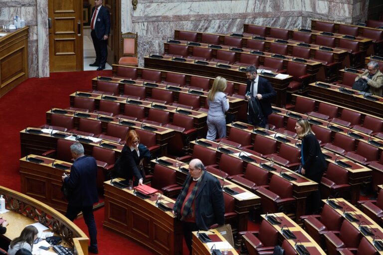 Βουλή: Ψηφίστηκε το νομοσχέδιο για την ενδοσχολική βία