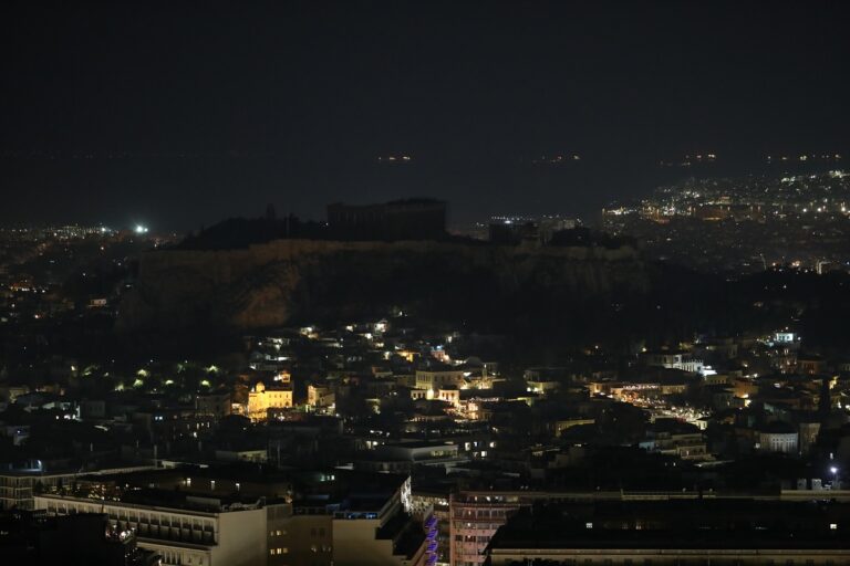 «Ώρα της Γης»: Ηχηρό μήνυμα εκατομμυρίων πολιτών για τον πλανήτη