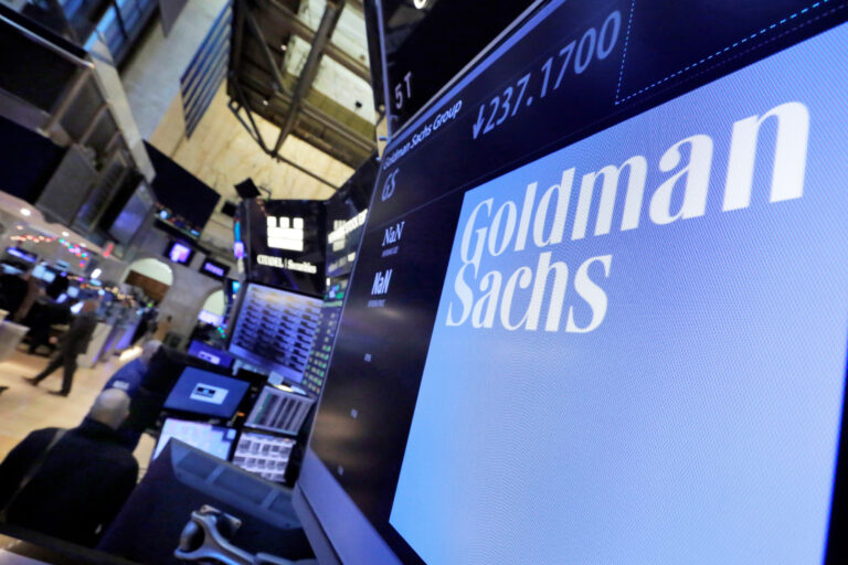 Goldman Sachs: Πιθανή ανάκτηση της επενδυτικής βαθμίδας για την Ελλάδα πριν τις εκλογές