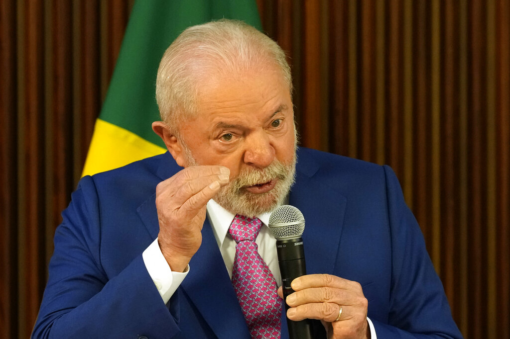 Ο πρόεδρος της Βραζιλίας προτείνει κοινή μεσολάβηση με Εμιράτα και Κίνα για να τελειώσει ο πόλεμος στην Ουκρανία