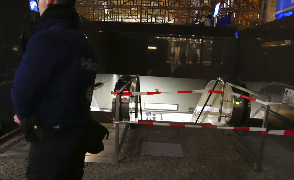 Le Soir: Απειλητικά μηνύματα για επίθεση στο μετρό των Βρυξελλών