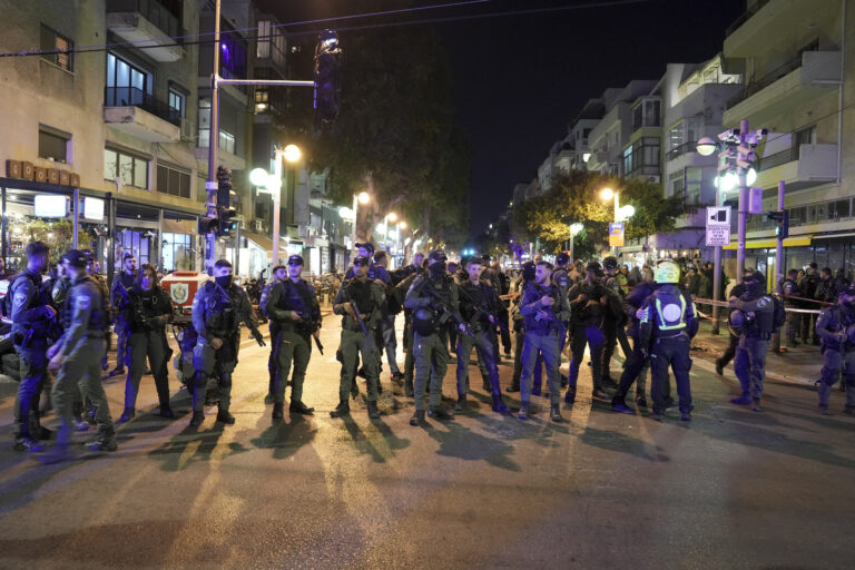 Μεσανατολικό: Η Γαλλία καταδικάζει την επίθεση στο Τελ Αβίβ-θα κατεδαφιστεί το σπίτι του δράστη