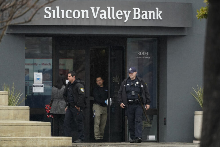 ΗΠΑ: Ο οίκος Moody’s είχε προειδοποιήσει την τράπεζα Silicon Valley Bank για τις ανησυχητικές εξελίξεις