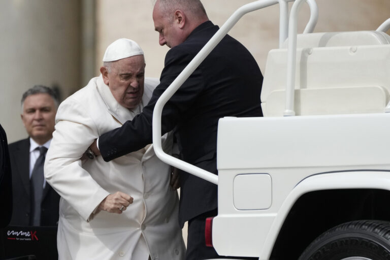 Ο πάπας Φραγκίσκος ακύρωσε το πρόγραμμά του καθώς έχει πυρετό και αισθάνεται κόπωση