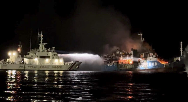 Φιλιππίνες: Τουλάχιστον 31 νεκροί από φωτιά σε επιβατικό πλοίο