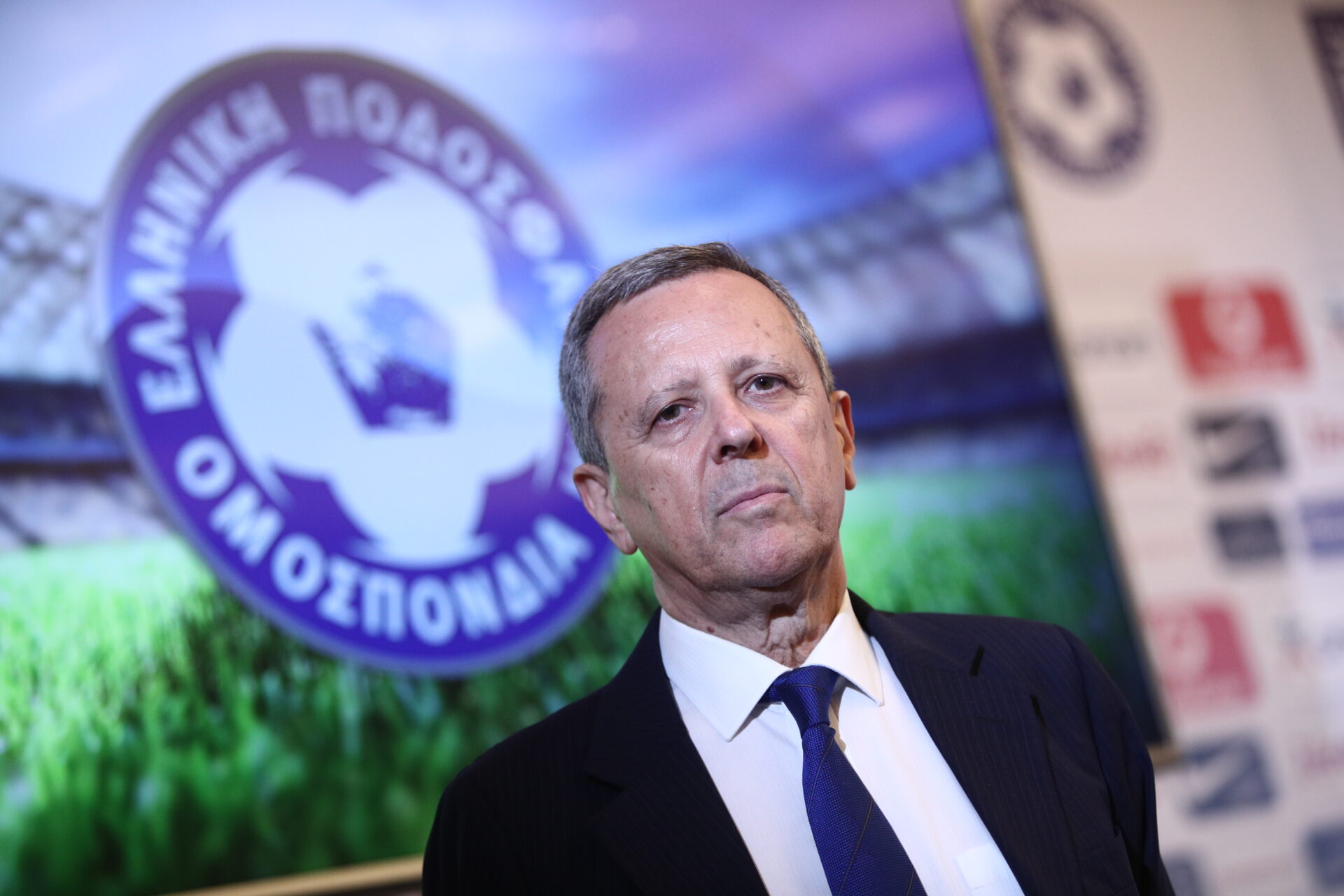 Η ΕΠΟ καλεί Βρούτση και Μαρινάκη να διαβεβαιώσουν την UEFA για τους ξένους διαιτητές