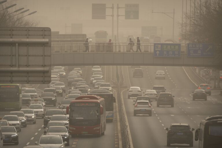 Κίνα: Σφοδρή αμμοθύελλα επιδεινώνει περαιτέρω την ατμοσφαιρική ρύπανση
