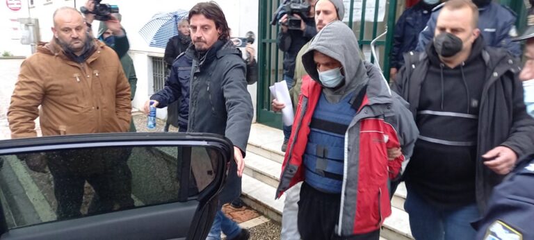 Απολογείται και για ρατσιστικά κίνητρα ο καθ’ ομολογίαν δράστης του τετραπλού φονικού