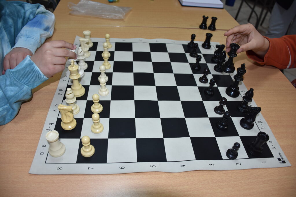 Κομοτηνή: Κινήσεις ματ και αίτημα απόκτησης δικής τους στέγης από τους σκακιστές ταλέντα της Ροδόπης