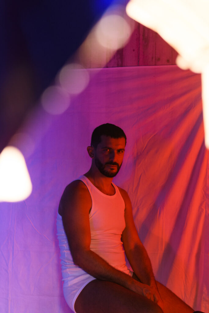 H παράσταση «F – X» σε σκηνοθεσία Νίκου Νικολαϊδη στον Πολυχώρο Τέχνης Alte Fablon