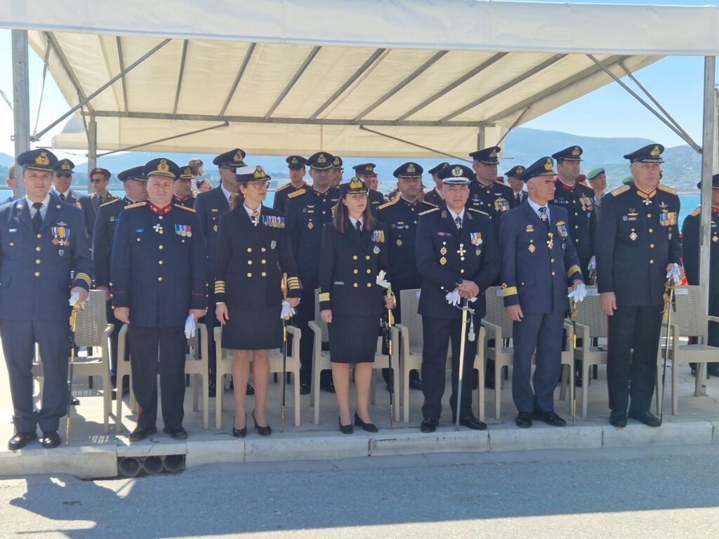 Βόλος: Εντυπωσιακή η παρέλαση στην παραλία της πόλης (φωτό)
