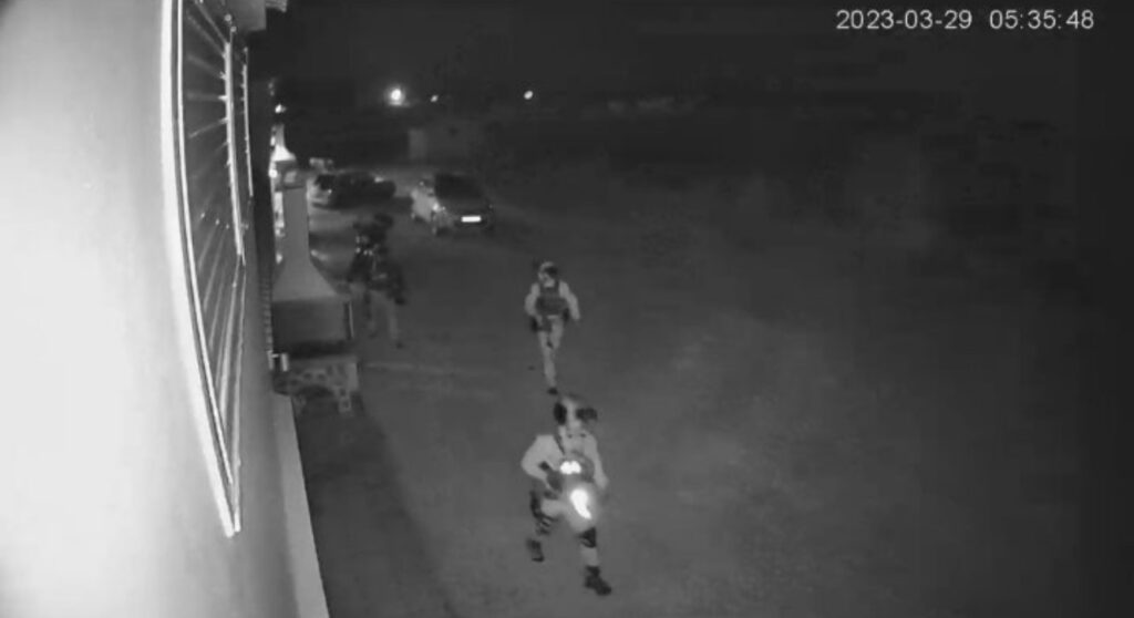Μεγάλη επιχείρηση της αστυνομίας στην Αμαλιάδα: Εντοπίστηκαν όπλα σε ενοικιαζόμενα δωμάτια – Πέντε συλλήψεις