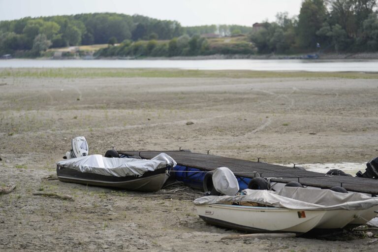 Ιταλία: Χαμηλώνει ανησυχητικά η στάθμη των νερών στον ποταμό Πάδο