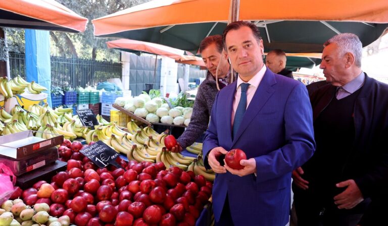 Άδ. Γεωργιάδης: Επίσκεψη στη λαϊκή αγορά Βριλησσίων και σε δύο καταστήματα σουπερμάρκετ