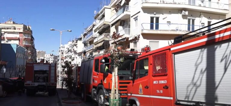 Θεσσαλονίκη: Η ανακοίνωση της Αστυνομίας για τον απεγκλωβισμό ηλικιωμένης λόγω πυρκαγιάς