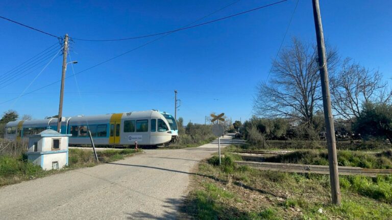 Νέα παρέμβαση για τις αφύλακτες σιδηροδρομικές διαβάσεις στον Πύργο