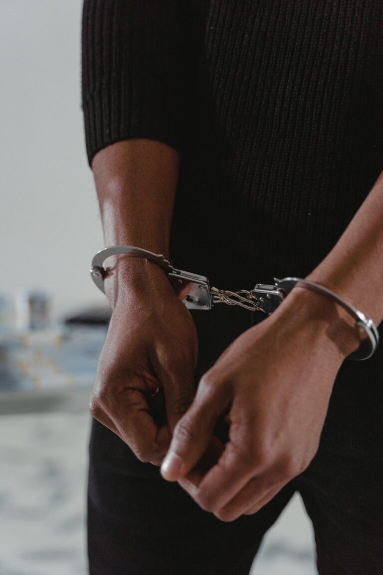 Συλλήψεις δύο ατόμων στην Αργολίδα για ληστεία