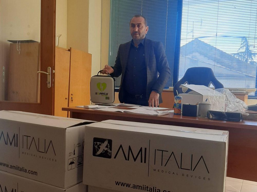 Φορητούς απινιδωτές παρέδωσε σε αθλητικούς συλλόγους και αγροτικά ιατρεία ο Δήμος Λαγκαδά