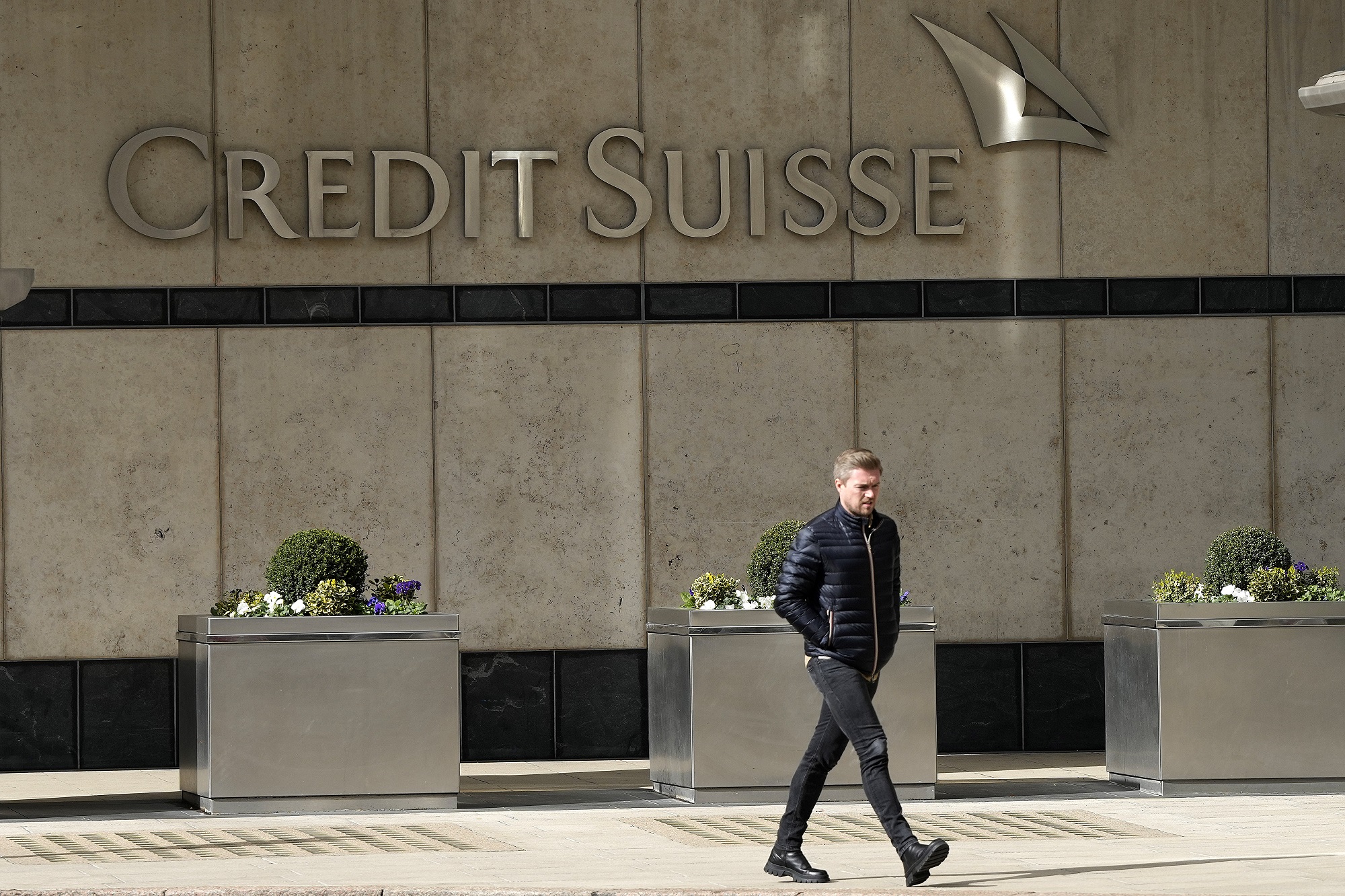 «Σωσίβιο» στην Credit Suisse από την κεντρική τράπεζα της Ελβετίας