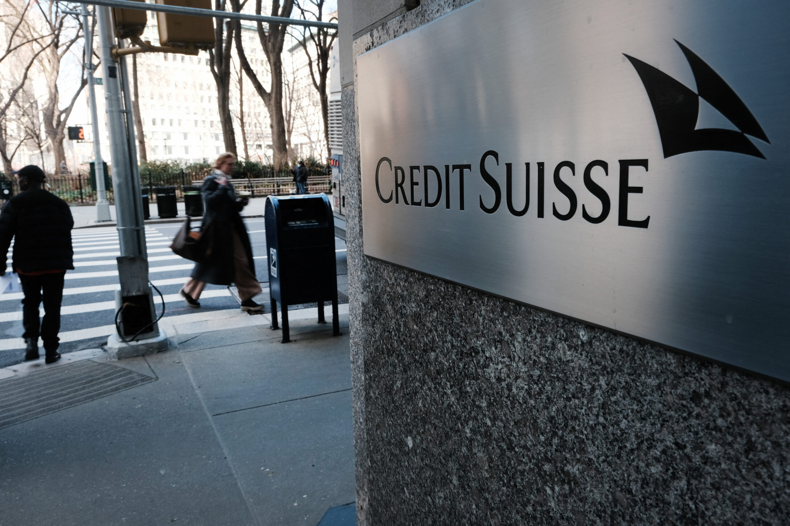 Credit Suisse Shares Drop 30% As Concerns Over Banking Crisis Continue