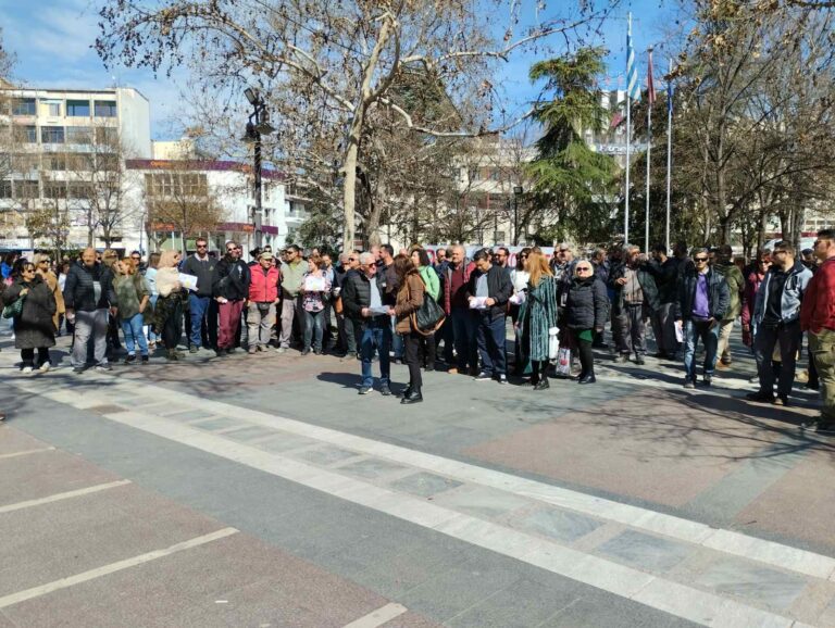 Συγκέντρωση διαμαρτυρίας των εργαζομένων στην ΔΕΥΑΛ για το νομοσχέδιο που αφορά το νερό