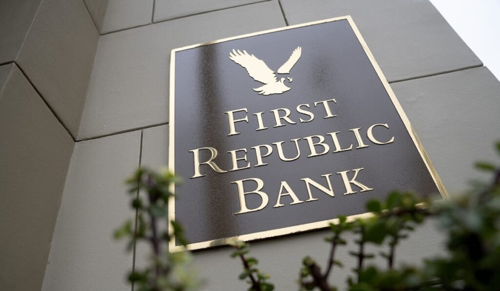 ΗΠΑ: Υπό διαπραγμάτευση συμφωνία για τη διάσωση της First Republic Bank – Ίσως χρειαστεί κρατική στήριξη