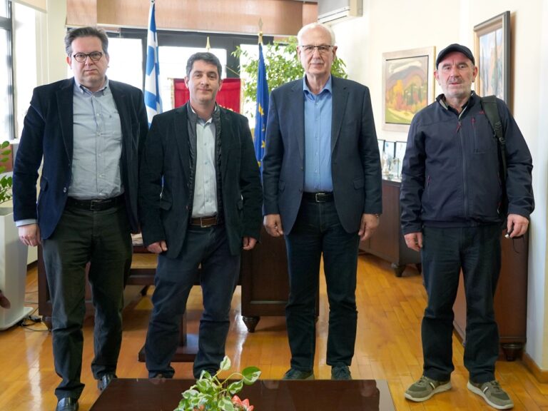 Συνάντηση του δημάρχου Λαρισαίων με εκπροσώπους εργαζομένων της Τράπεζας “Πειραιώς”