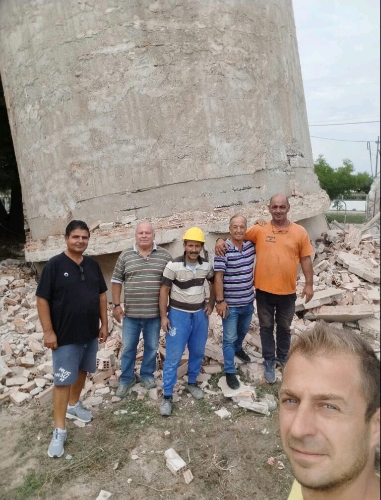 Ξάνθη:Κατεδαφίστηκε ο παλαιός υδατόπυργος στον οικισμό Μάγγανα Δήμου Τοπείρου