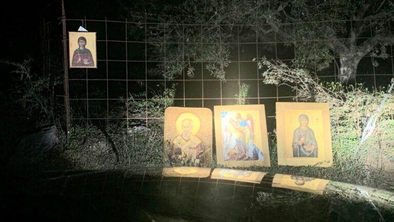 Ηράκλειο: Κρέμασε εικόνες στο λιόφυτο ζητώντας τα λεφτά του