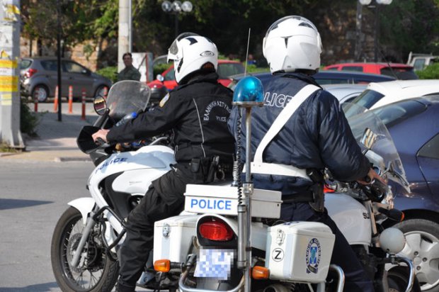 Θεσσαλονίκη: Έριξε καυστικό υγρό στη συγκάτοικό του και την απείλησε με αναπτήρα
