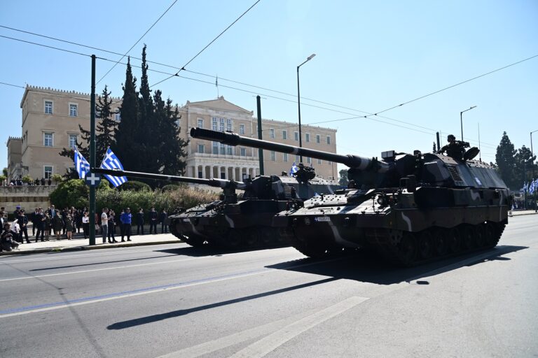 Μεγαλειώδης η στρατιωτική παρέλαση για την 25η Μαρτίου